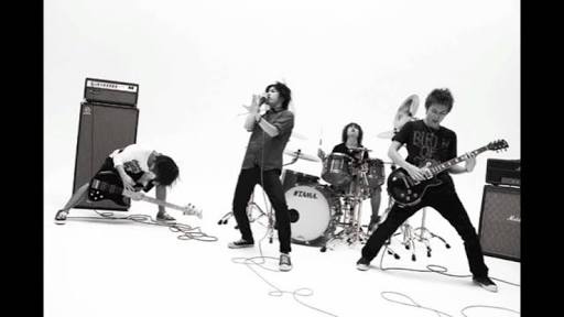 ONE OK ROCK最新MVでTakaが“American Girls”に追われる