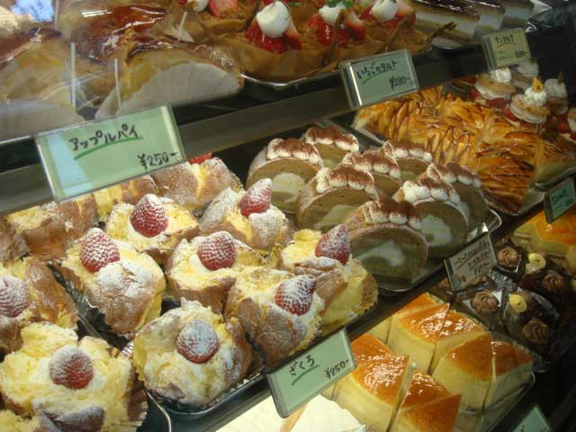 【ケーキ好き限定！】コンビニやスーパー以外のケーキ屋のケーキを食べる頻度やタイミング
