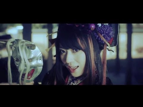 あるMV(ミュージックビデオ)の画像を貼って歌手と曲名が分かったらプラスを押すトピ