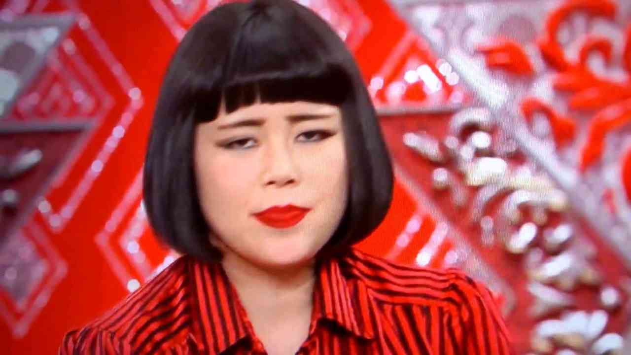 【新曲】ブルゾンちえみ - バレンタイン新ネタ【2017年2月11日】 - YouTube