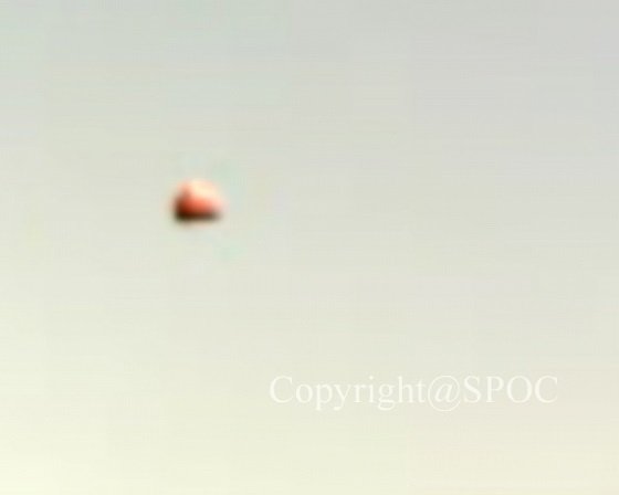 東京上空に驚愕のUFO発見！ 最新の「自動観測撮影装置ロボットSID-1」が捉えたオレンジ色のUFO!! - エキサイトニュース