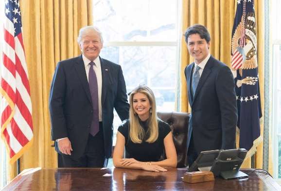 イヴァンカ・トランプさん、大統領執務室での写真を公開　「何様？」と反感買う