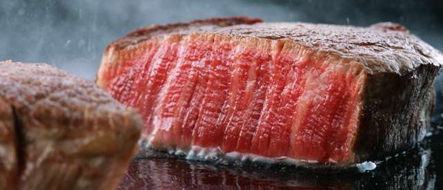 老舗すき焼き店が「もう霜降り肉は出しません」！