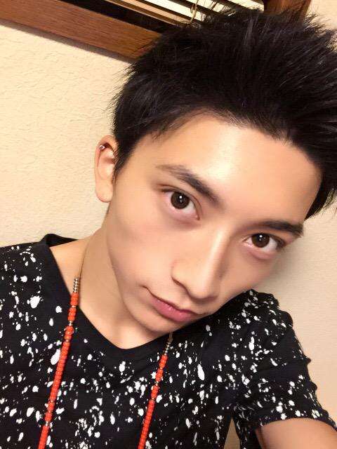 俳優の勧修寺玲旺（かんしゅうじ・れお）、“叔母”後藤真希とそっくり2ショット