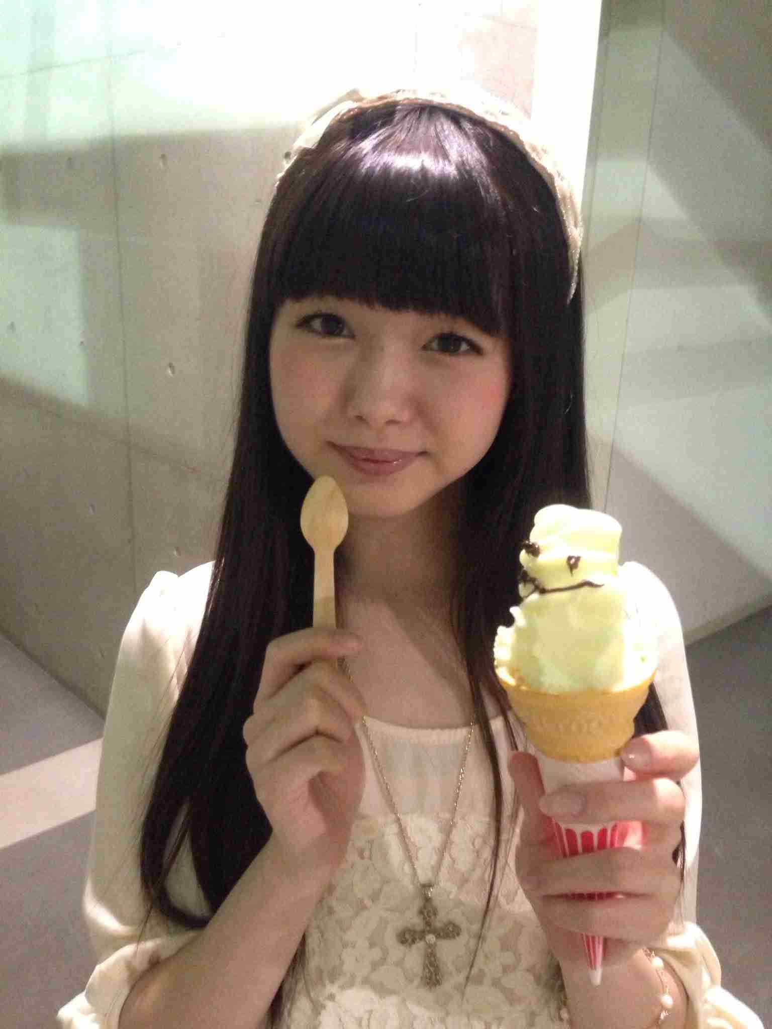 どう見ても年齢より若い芸能人の画像を貼るトピ