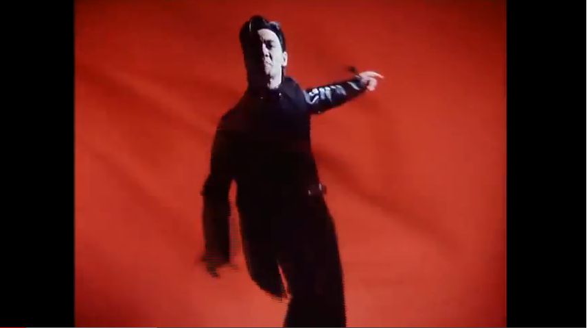 あるMV(ミュージックビデオ)の画像を貼って歌手と曲名が分かったらプラスを押すトピ