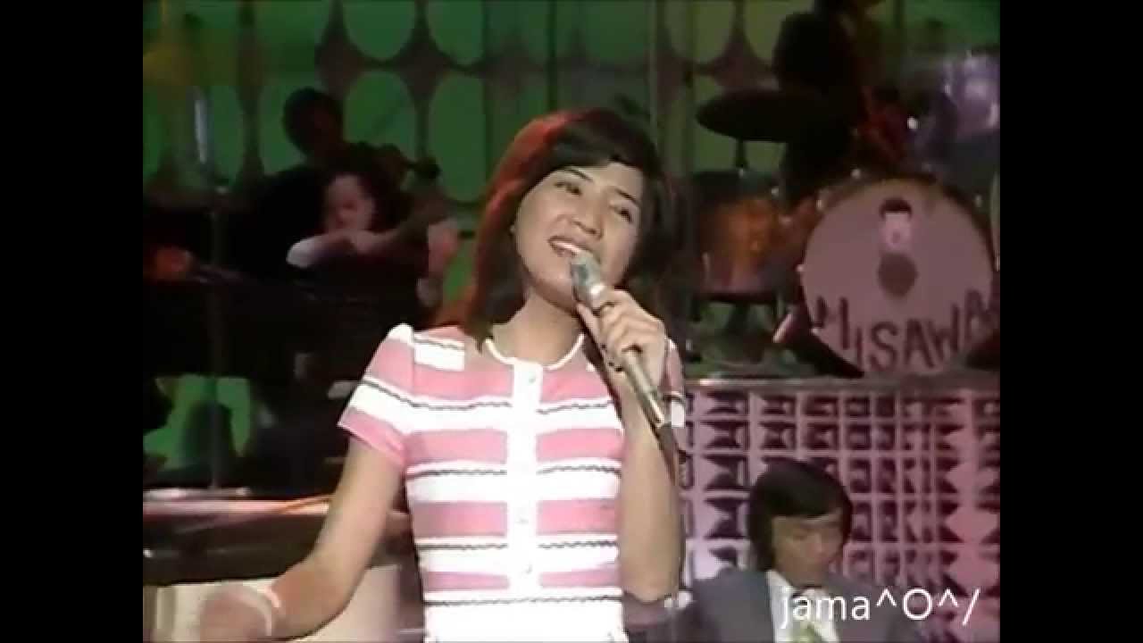桜田淳子　十七の夏　　　　　　by jama - YouTube