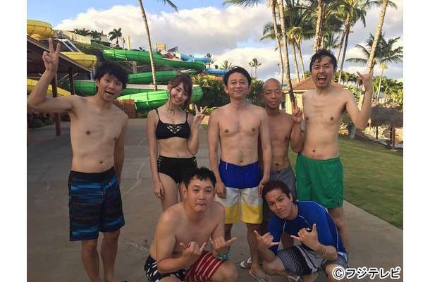 梨花、ファーコート×ビキニで「自由な大人のファッション」表現