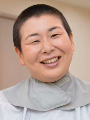 女芸人が体を張る芸、どこまで笑えますか?
