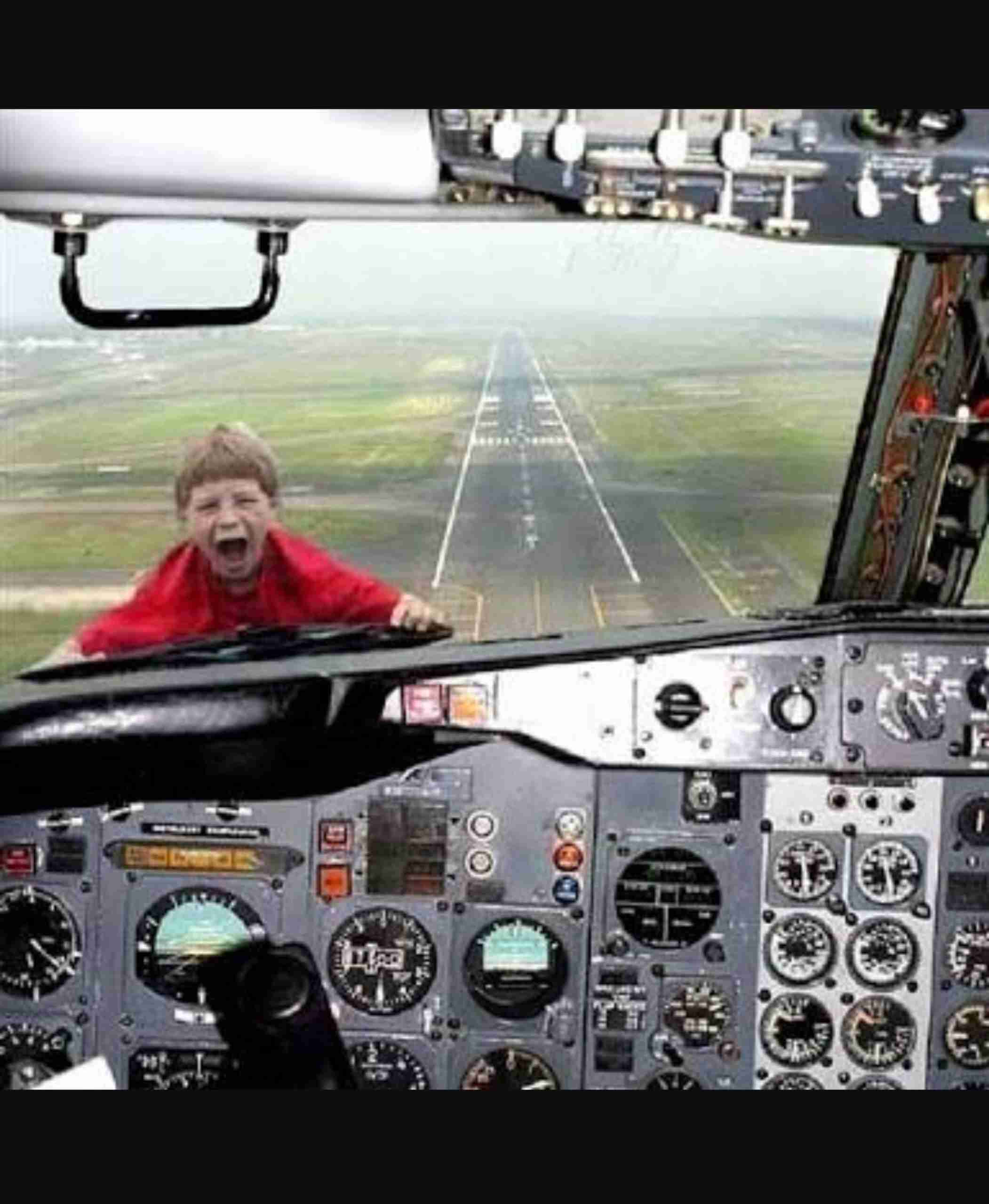 飛行機が死ぬほど怖い人集まろう〜!