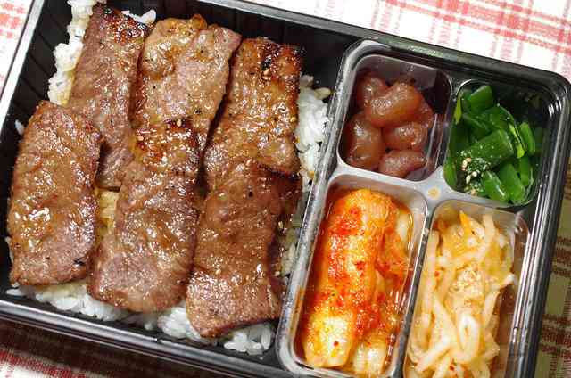 無言で飯テロするトピ