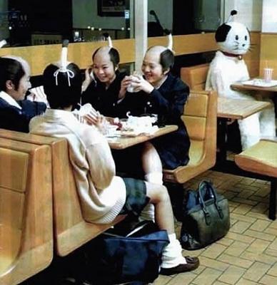 寂しげな画像を貼って『寂しいのは私だけじゃないんだ！』と強くなっていくトピ