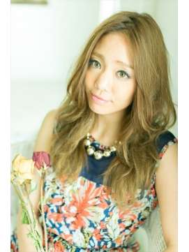 西野カナ“カリスマ”転落　熱愛発覚で一気「地味化」