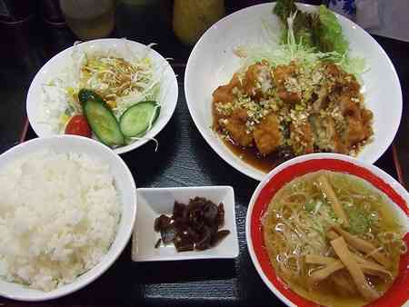 無言で飯テロするトピ