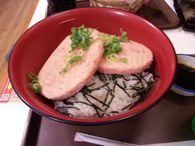 無言で飯テロするトピ