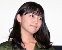 川口春奈、ネットの声気にし「携帯を離せない」