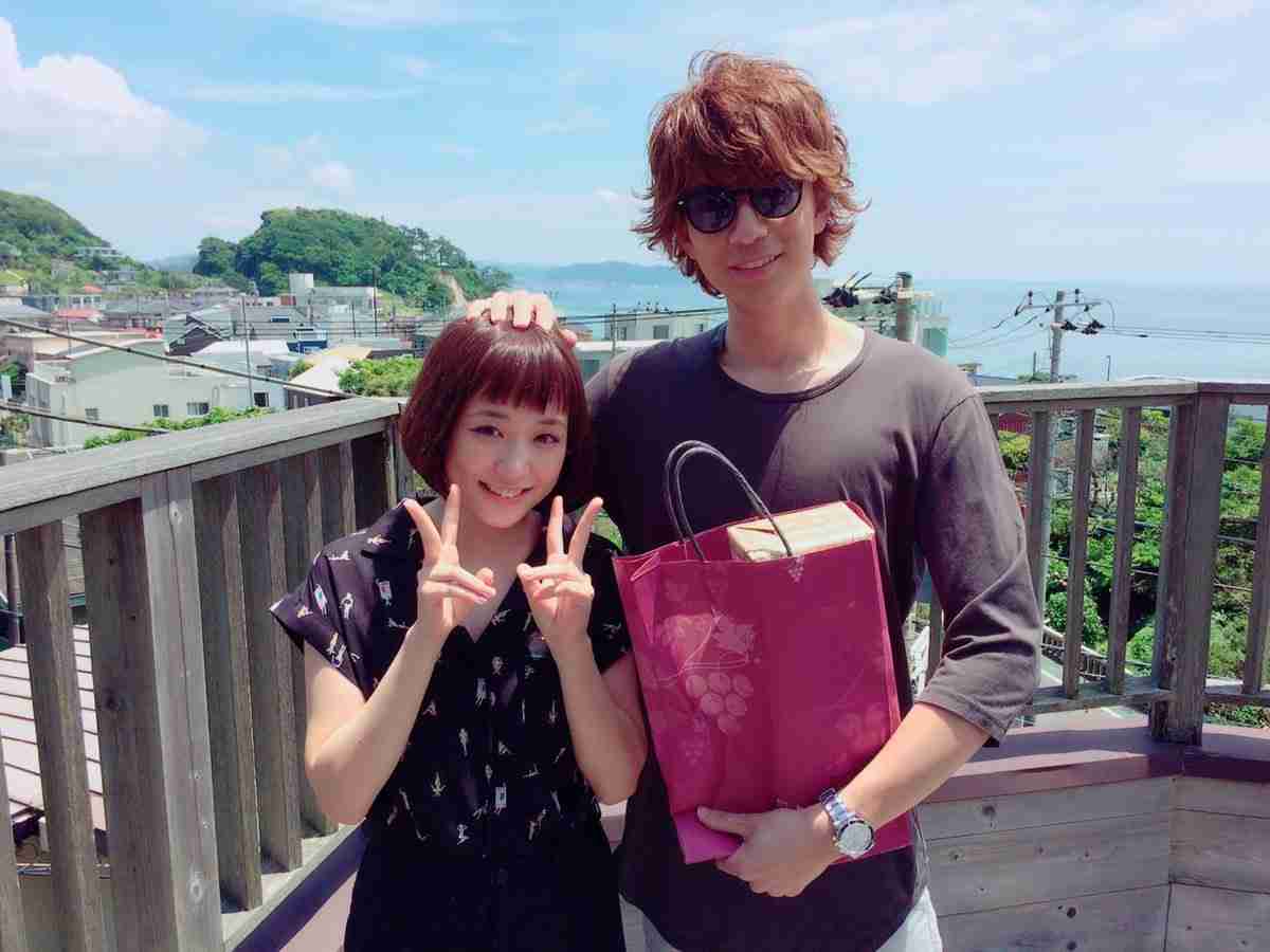 ダレノガレ明美「三浦翔平と密着写真」で波紋!?