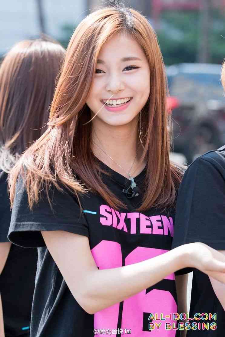 画像 : 韓国アイドルグループ「TWICE」唯一の台湾人メンバー周子瑜（ツゥイ）がかわいいっ！ - NAVER まとめ