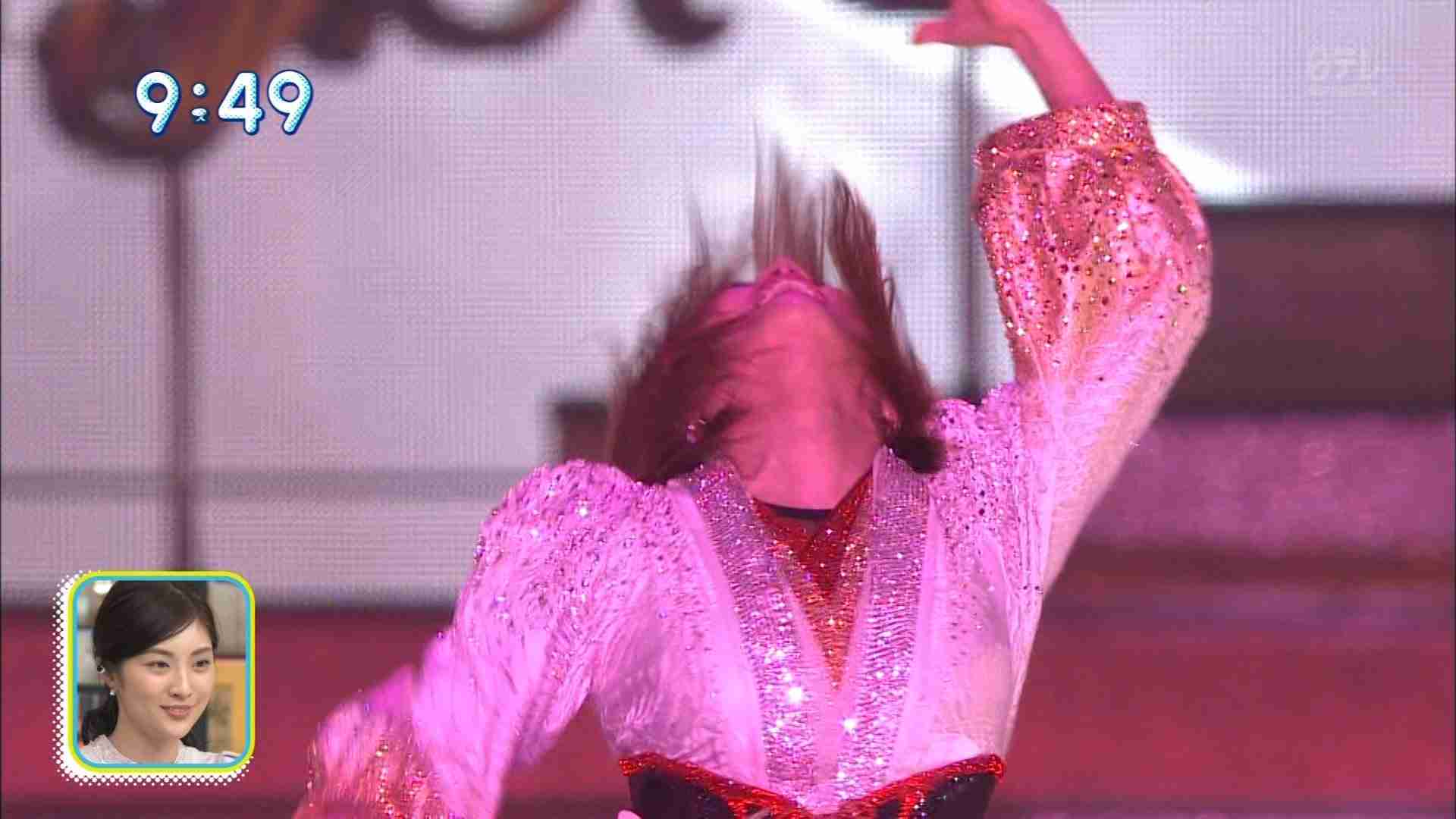 浜崎あゆみ、豊かな谷間強調の春色大人ドレス姿写真公開で「肌のぷるぷるなこと」「春の妖精かよっ」