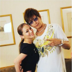 GACKTさん「豚の丸焼きみたいで美味しそう」というコメントで『Instagram』に自撮り写真を投稿