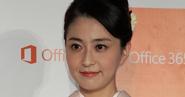 小林麻央が新治療！通い始めた「リンパ浮腫予防」クリニック | 女性自身［光文社女性週刊誌］