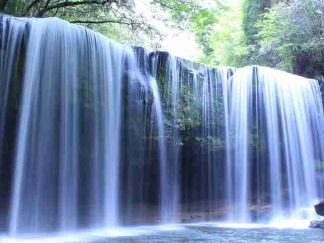 滝の画像で目の保養をするトピ♪