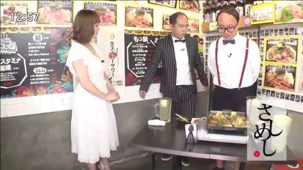 浜崎あゆみ、豊かな谷間強調の春色大人ドレス姿写真公開で「肌のぷるぷるなこと」「春の妖精かよっ」