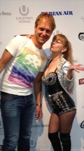 浜崎あゆみ、豊かな谷間強調の春色大人ドレス姿写真公開で「肌のぷるぷるなこと」「春の妖精かよっ」