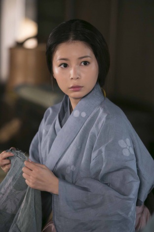 中川翔子、主婦役で黒髪ボブに！ 慣れないブローに悪戦苦闘