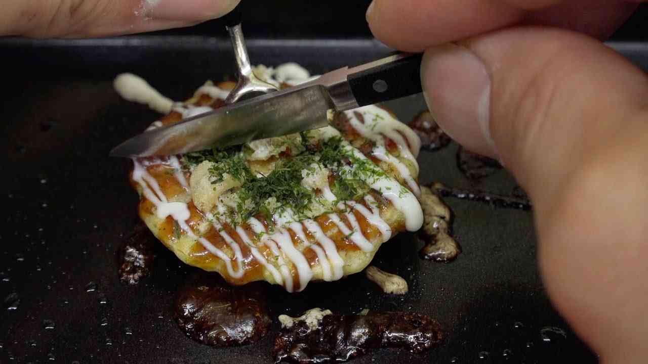 MiniFood Japanese style okonomiyaki 食べれるミニチュアお好み焼き - YouTube