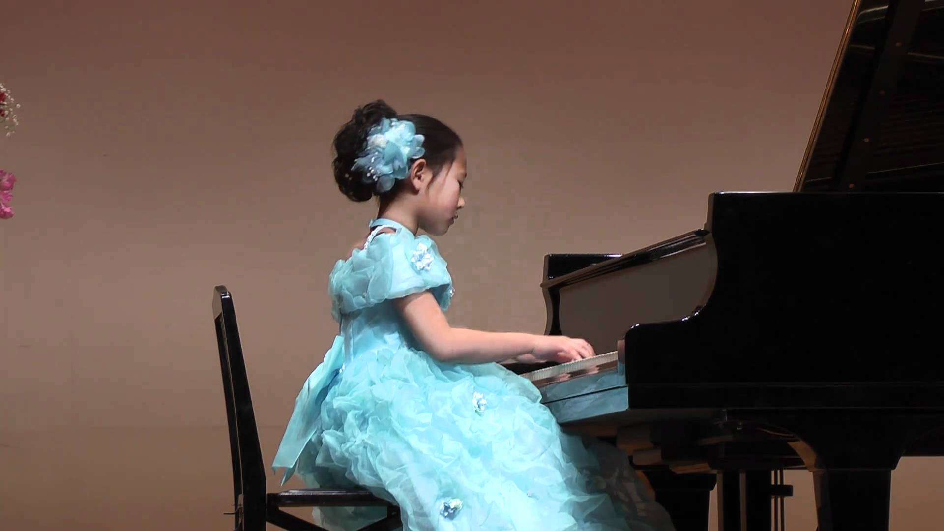 幻想即興曲　ショパン　8才　Chopin Fantasie Impromptu: 8 years old girl - YouTube