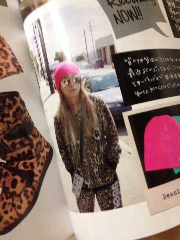 浜崎あゆみ、豊かな谷間強調の春色大人ドレス姿写真公開で「肌のぷるぷるなこと」「春の妖精かよっ」