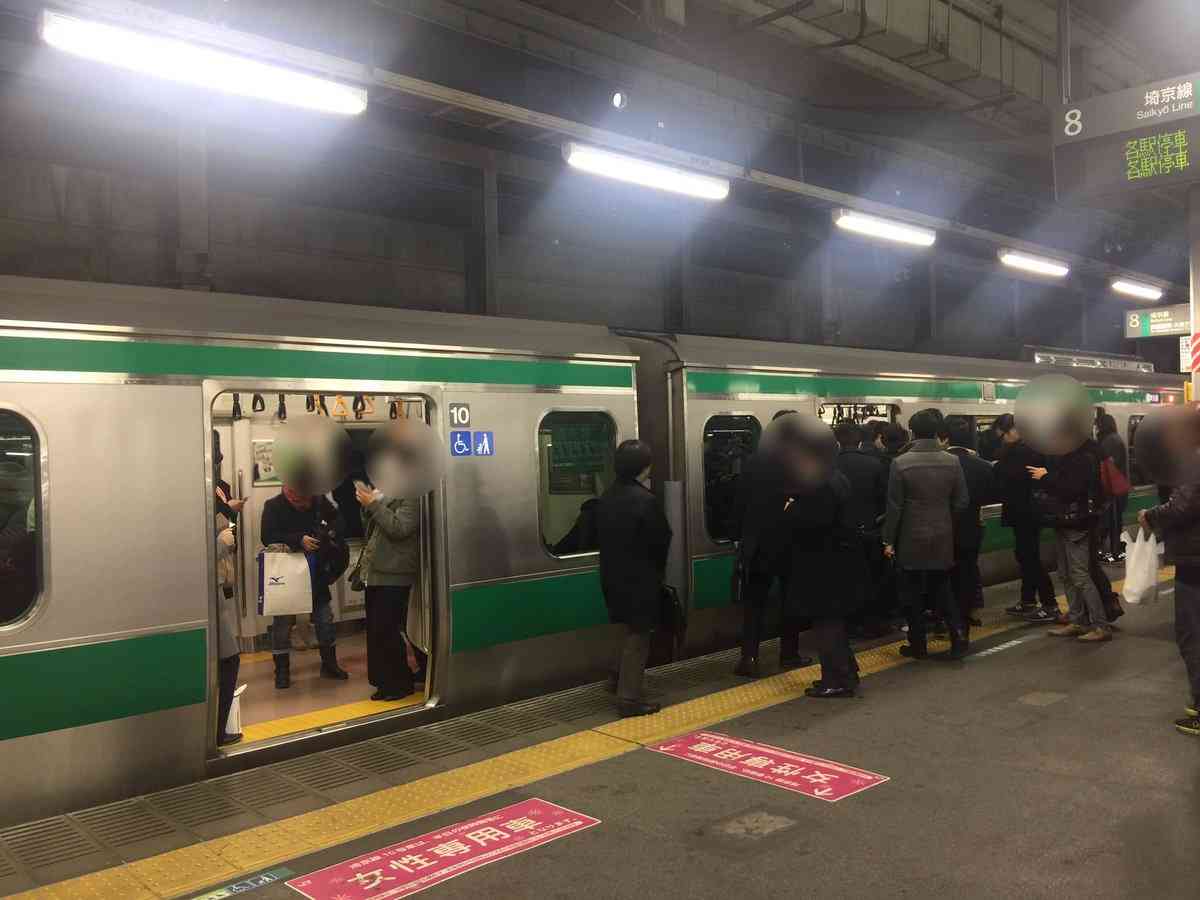 「女性専用車両を廃止しろ」 駅などに液体入り脅迫文 ガールズちゃんねる Girls Channel