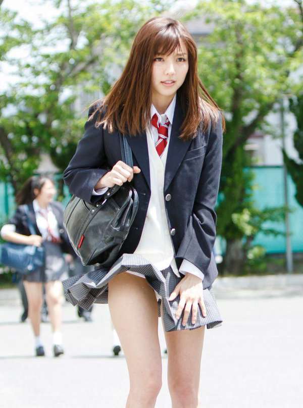 真野恵里菜「JJ」モデルに仲間入り「160センチ以下でよかった」
