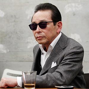 ある単語を書いて、それに関連した芸能人の画像を貼るトピ