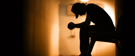 成人の4人に1人「自殺したいと考えたことある」厚労省調査