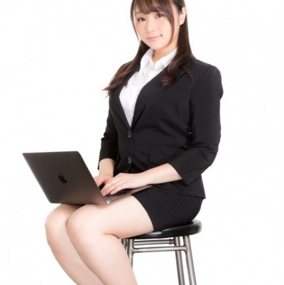 ミニスカートの女性社員に思うこと「何をしに来ているの？」「社会人としてのTPOを知らなさすぎ」