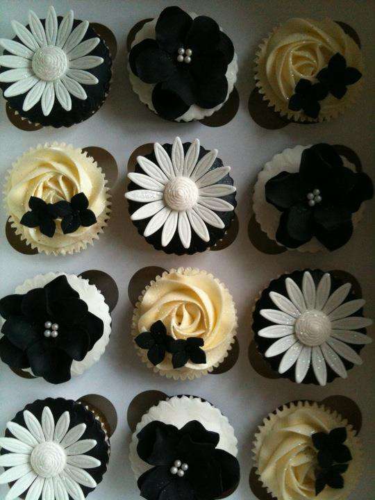 芸術的なお菓子の画像