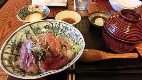 肉!肉!肉料理で埋め尽くすトピ