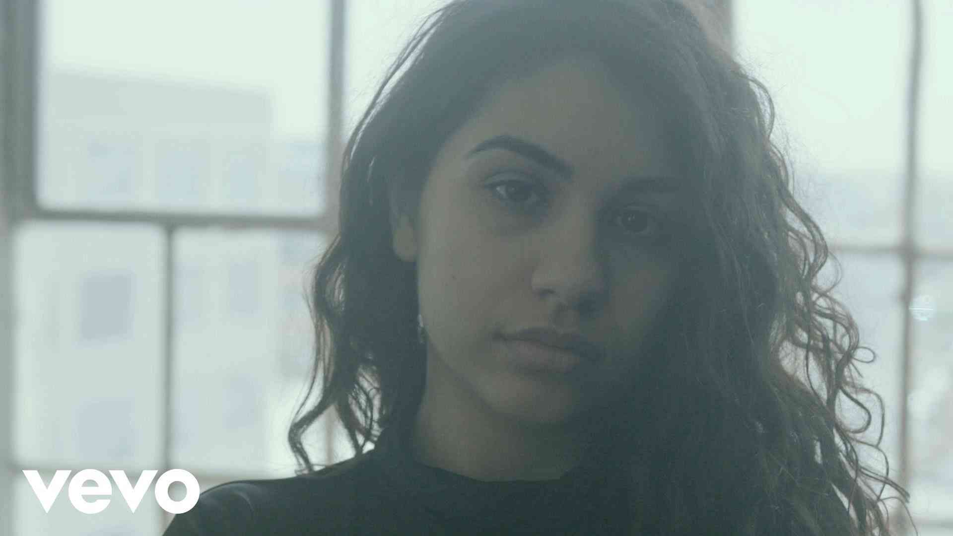 Alessia Cara - Scars To Your Beautiful - YouTube