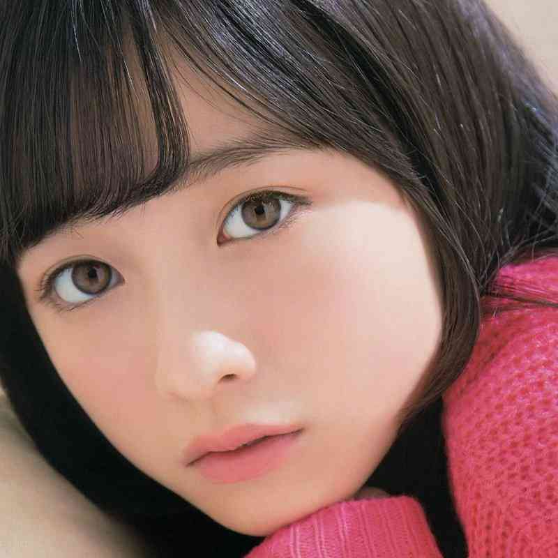 女性アイドルの美しいメイク画像を貼るトピ