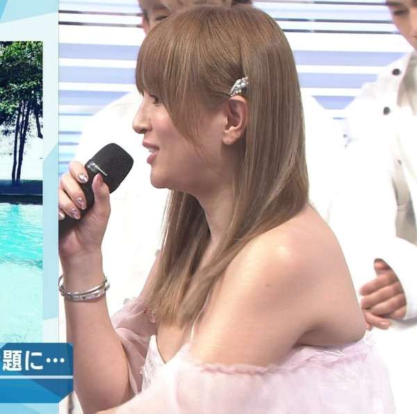浜崎あゆみ、SNSにアップしたバッグは高級車1台分！