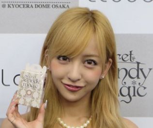 板野友美、美ヒップ強調のSEXYビキニショットが話題「スタイル良すぎ」