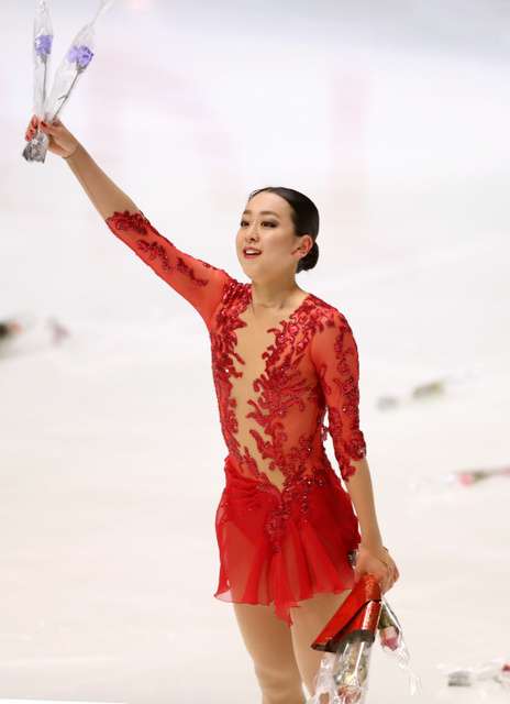 浅田真央、現役続行の意志　全日本、自己最低の12位