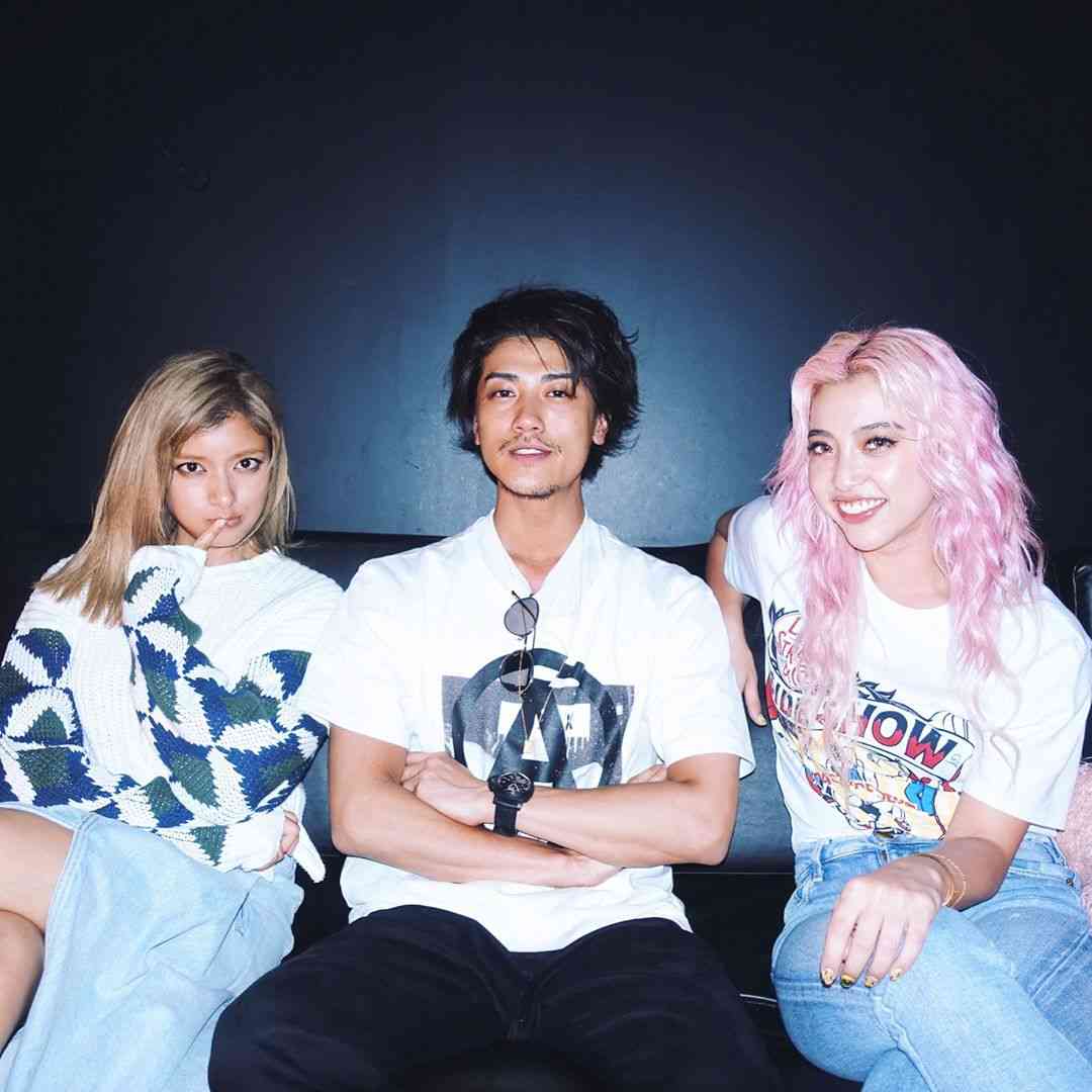 ローラ＆赤西仁＆植野有砂の“レアな3ショット”に反響「最強メンツ」「神ってる」