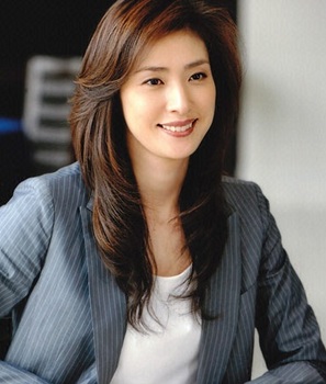 吉田羊が表紙 新たな女性誌誕生「スイカの塩のような存在になれれば」