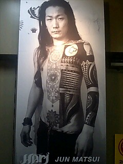 ロン毛の男性をひたすら貼っていくトピ。