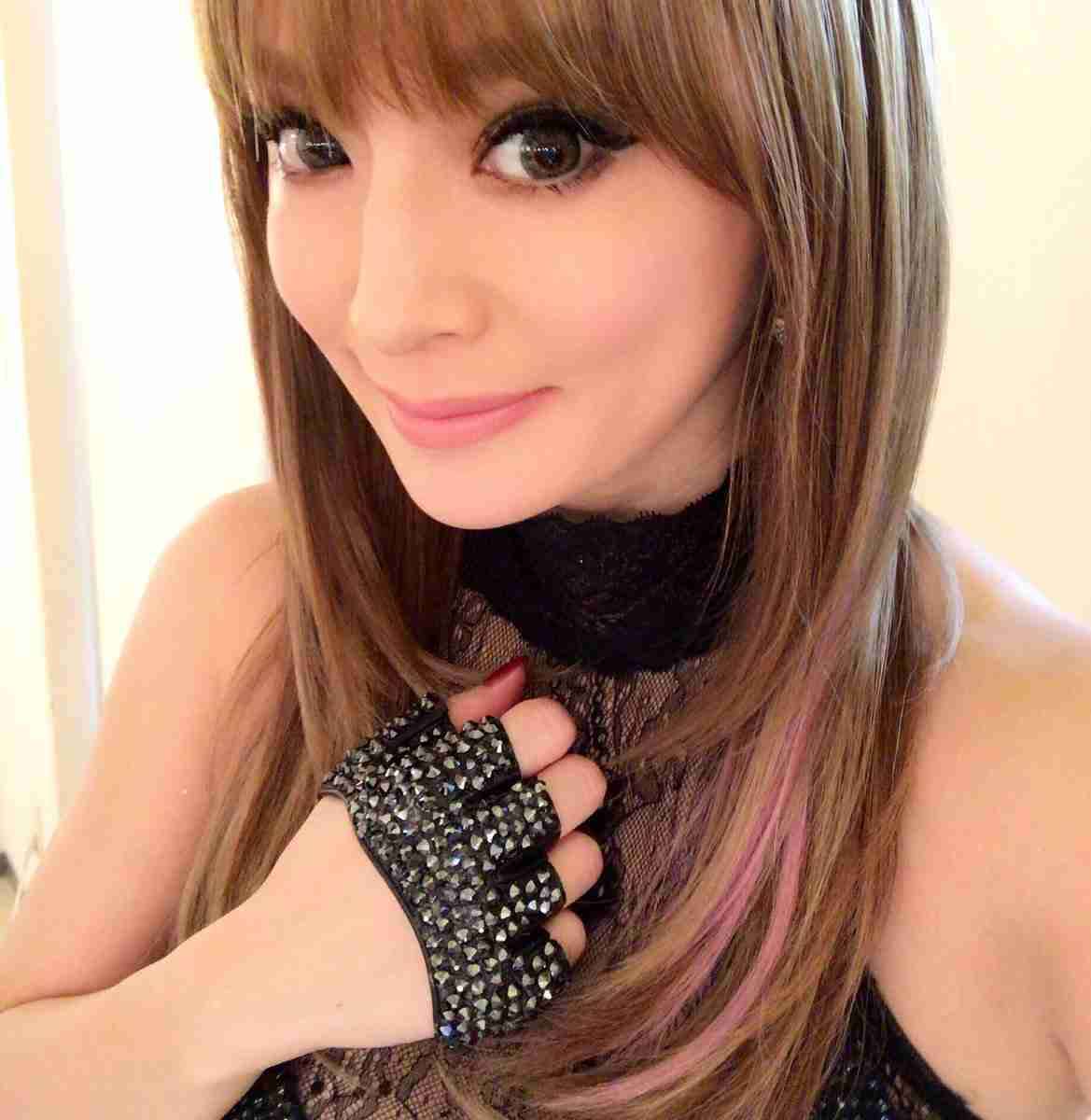 浜崎あゆみ、SNSにアップしたバッグは高級車1台分！
