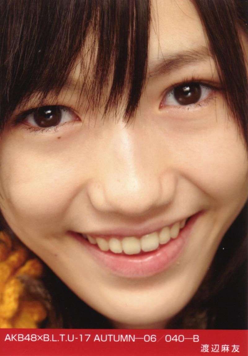 女性アイドルの美しいメイク画像を貼るトピ