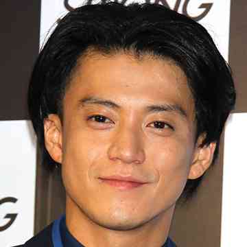 小栗旬にさだまさしも…「映画で大借金を背負った」芸能人たち | 日刊大衆